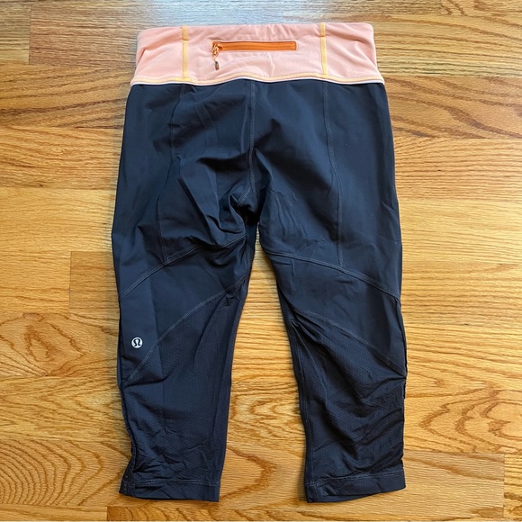 Lululemon black crop leggings size 6 - Picture 2 of 3